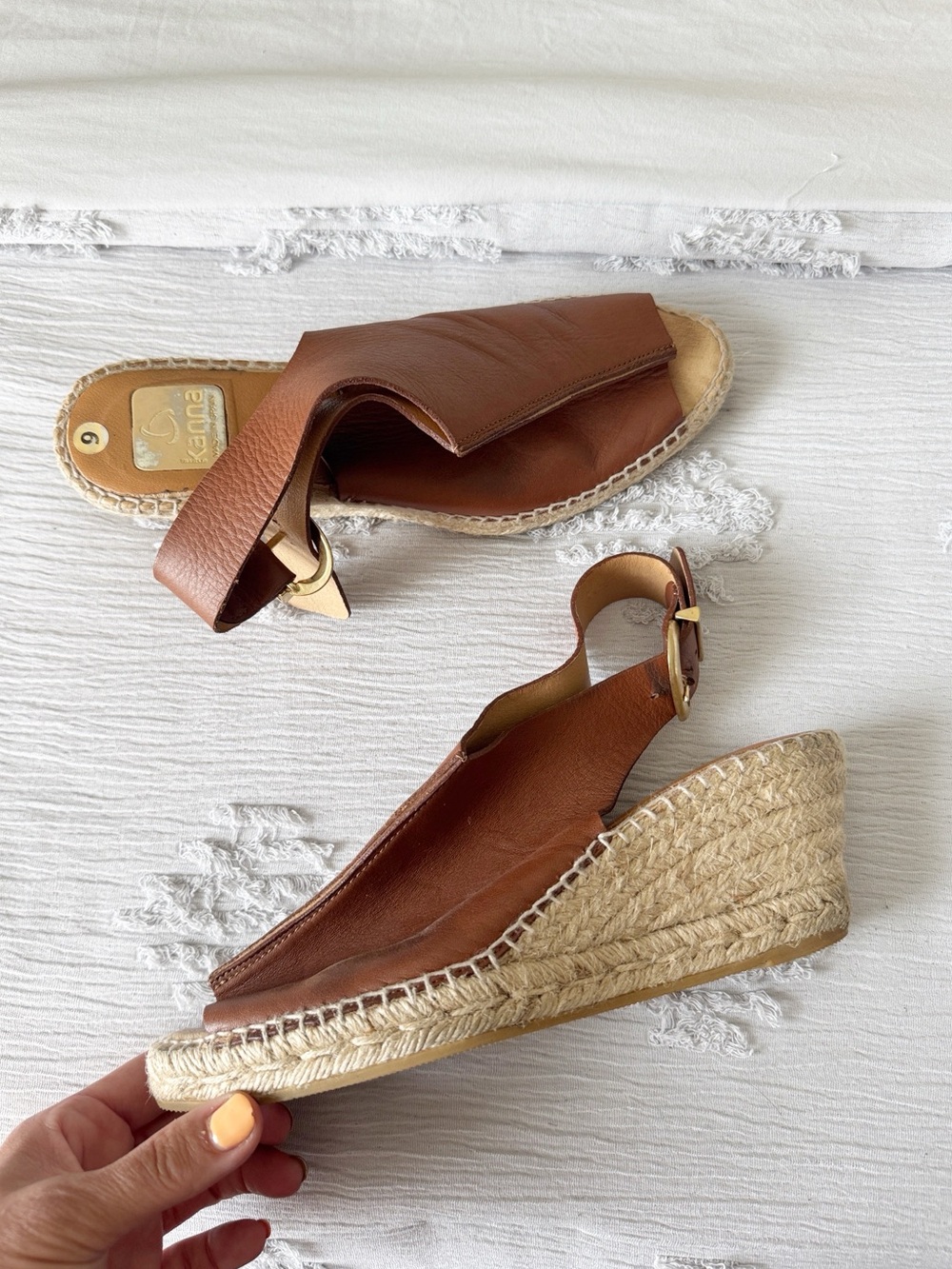 Kanna Fall brown leather gold buckle espadrille sandals size 9